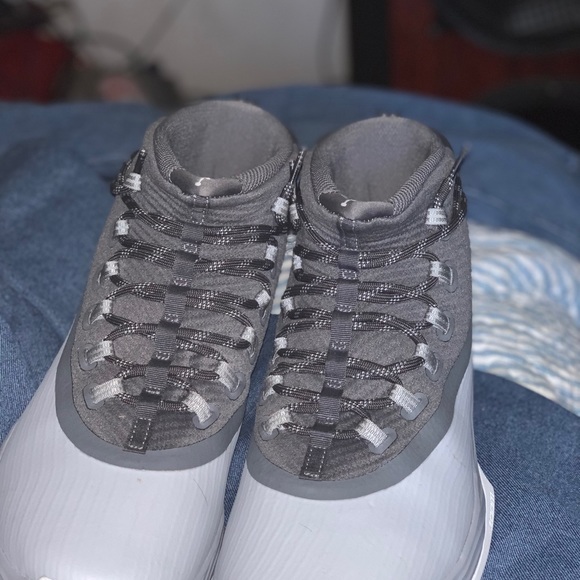 Size 12 1/2 Jordan’s never been worn before - Picture 2 of 2